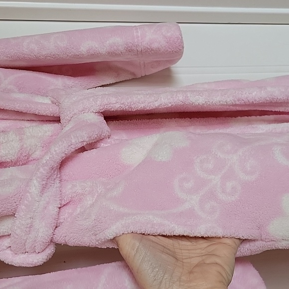 Secret Treasures Plush Pink Maxi Robe - Picture 5 of 10